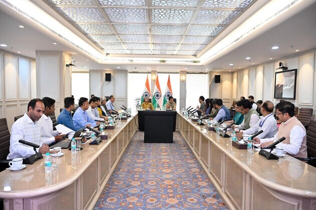 Govt discusses measures to boost fisheries exports, improve incomes of fisherfolk