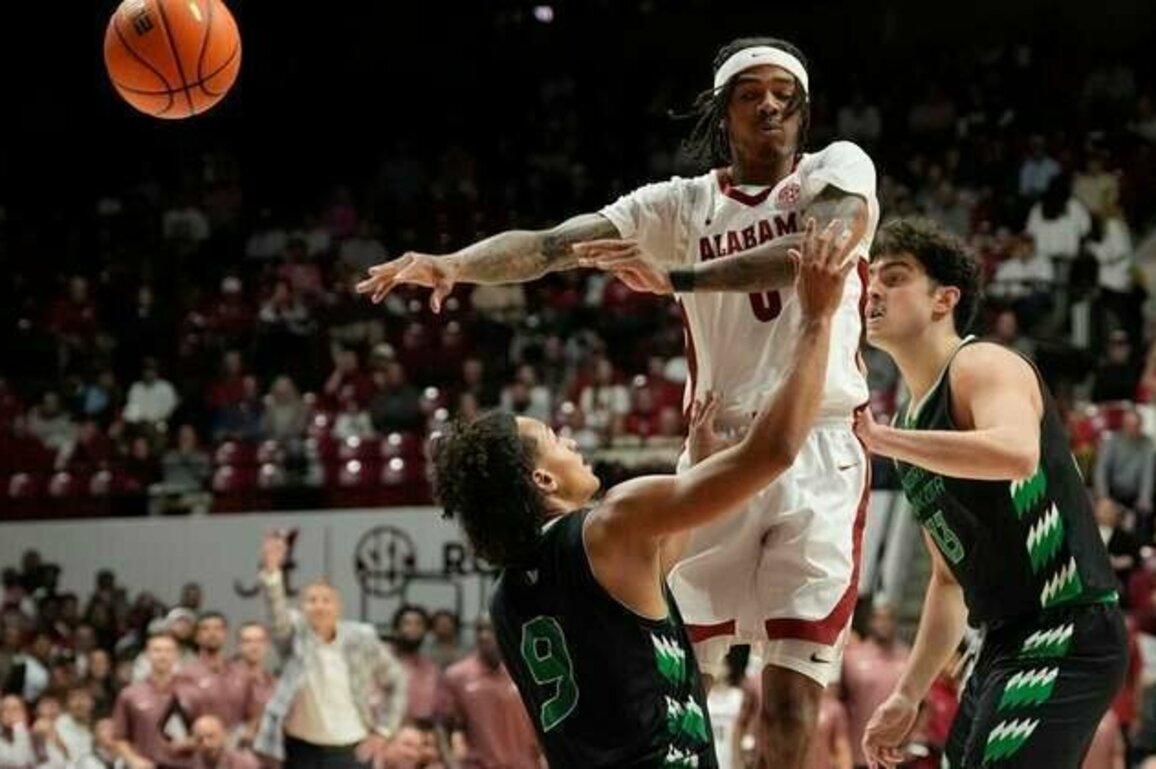 Coach calls for more support for Labaron Philon Jr. as No. 8 Alabama faces UNLV