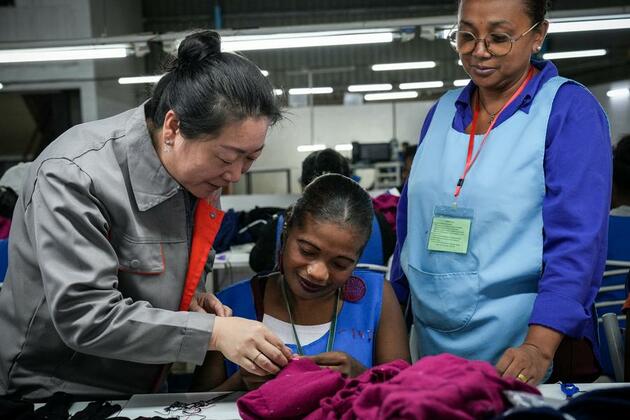 Chinese cashmere giant weaves 28 years of China-Africa collaboration