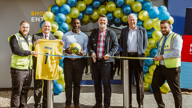 Luke James, Mark Butler, Jimmy Floyd Hasselbaink, John Carpenter, Martin Tyler, Matthew Ince 