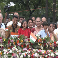 UP: Students cheer for Group Captain Shubhanshu Shukla during road show in Lucknow
