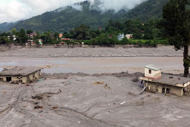 Death toll climbs to 1,355 in devastating Nepal floods