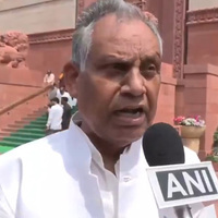Political leaders praise govt's move to shield consumers from fuel price hike