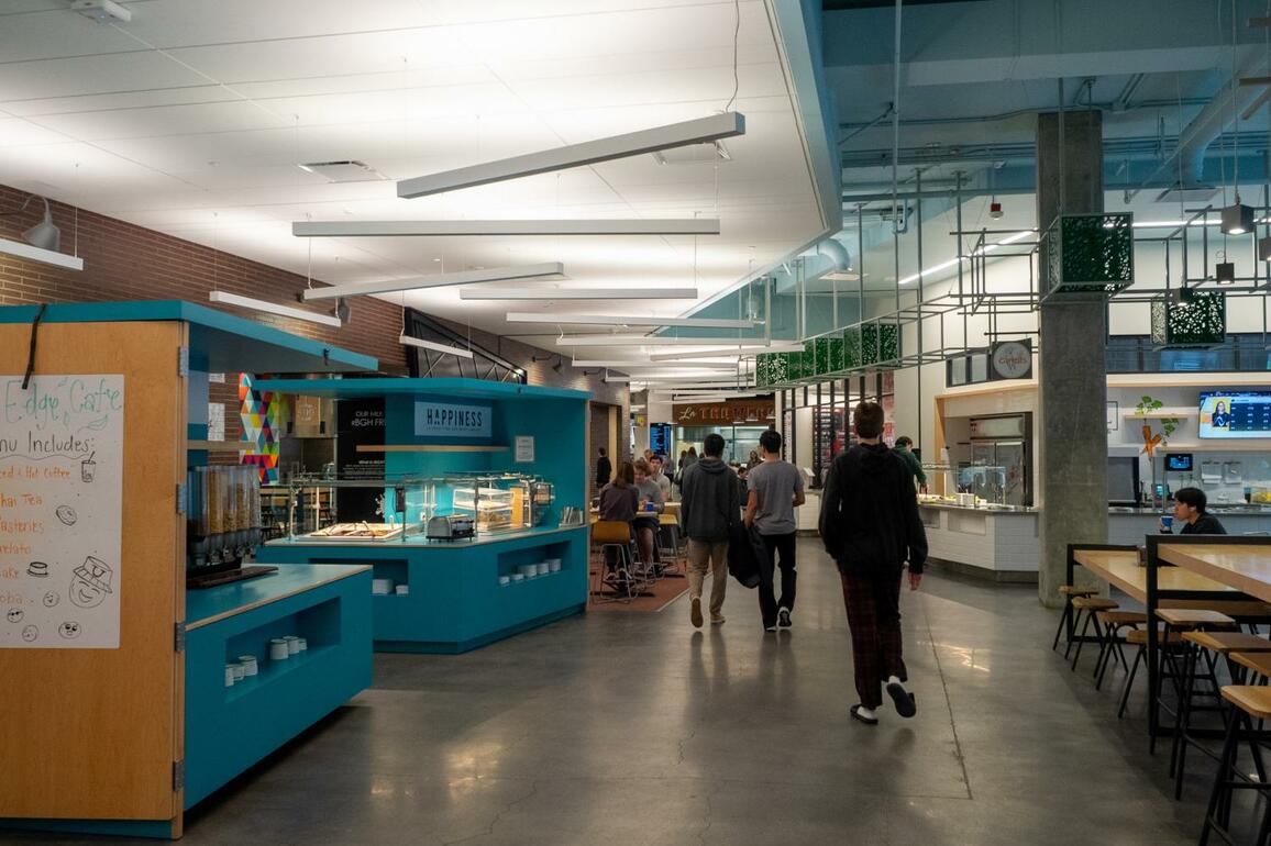 Opinion- The U Needs Better Dining Options - Chronicle