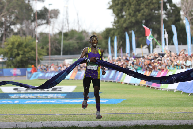 (SP)SOUTH AFRICA-CAPE TOWN-2025 TWO OCEANS MARATHON