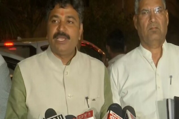 "All hoardings, banners were of IIFA, what benefit did Rajasthan receive?" LoP Tikaram Jully slams state govt