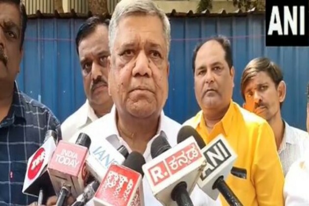 "He has to go to Pakistan...": BJP leader Jagadish Shettar attacks Zameer Ahmed Khan's remarks on Waqf Act