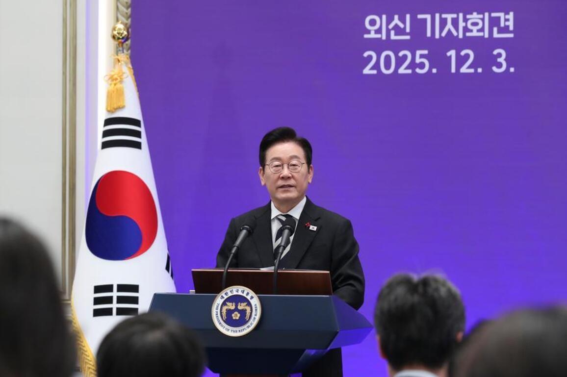Leaders meet, but enduring rifts remain in Japan-S.Korea ties