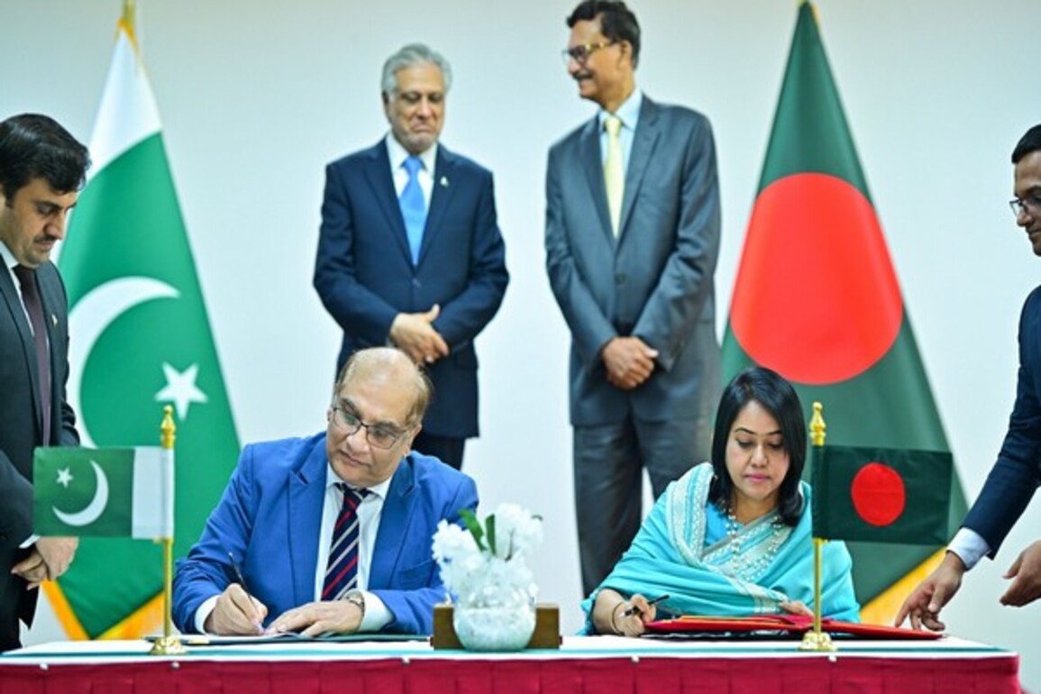 Pakistan, Bangladesh sign six agreements to boost trade, diplomacy, cultural ties