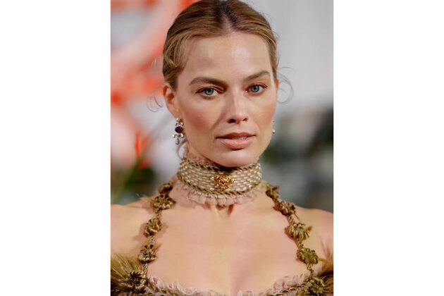 Margot Robbie reveals co-actor once gave her book 'telling' her to eat less