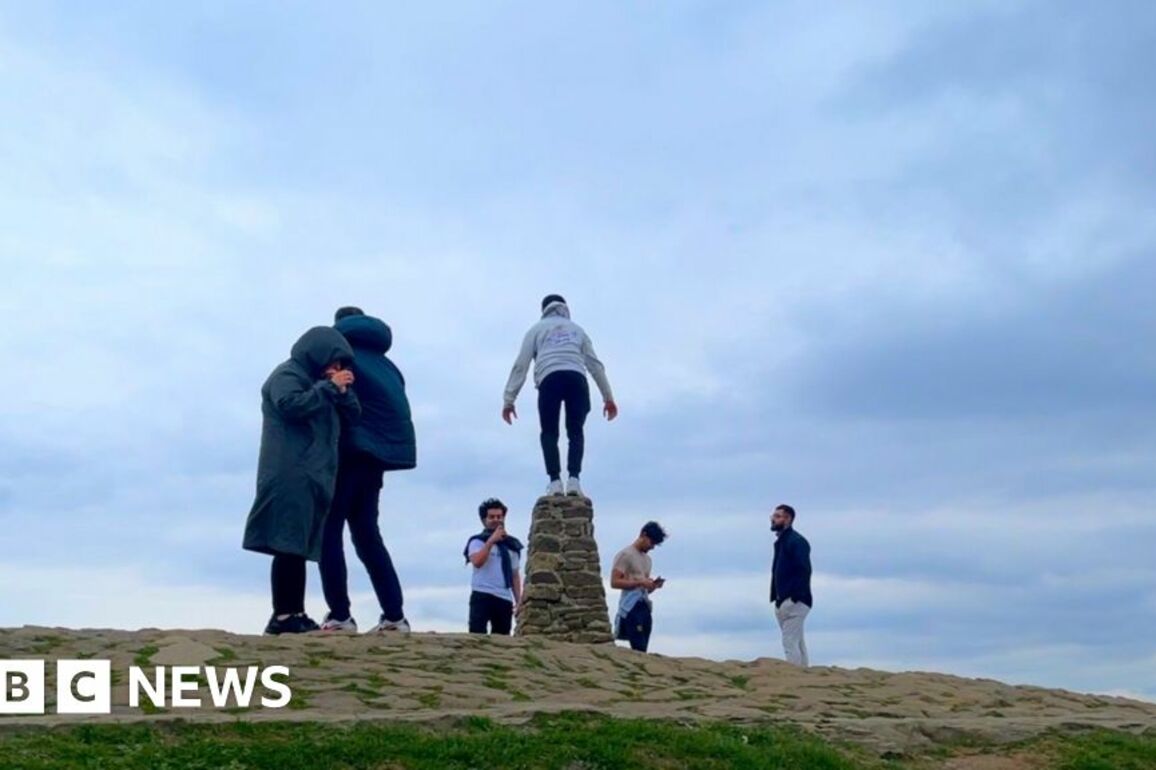 Parking chaos and poo- The price of Mam Tor's popularity