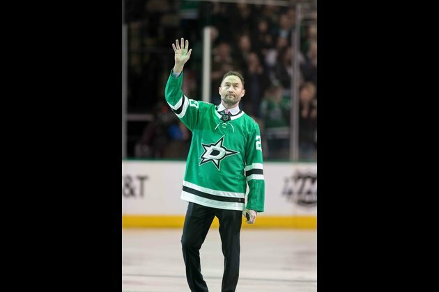 Report: Belfour arrested on mischief, intoxication charges