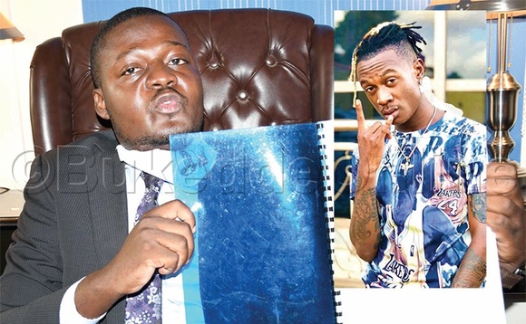 Tunuza kkamera ya ssimu yo mu kalambe akali ku kifaananyi okulaba vidiyo. Tunuza kkamera ya ssimu yo mu kalambe akali ku kifaananyi okulaba vidiyo.