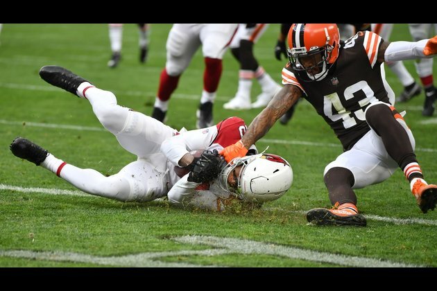 Cardinals stay perfect with lopsided win over Browns
