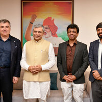 Ashwini Vaishnaw holds talk on electronic materials with Nobel Laureate Konstantin Novoselov and CEO, Lohum