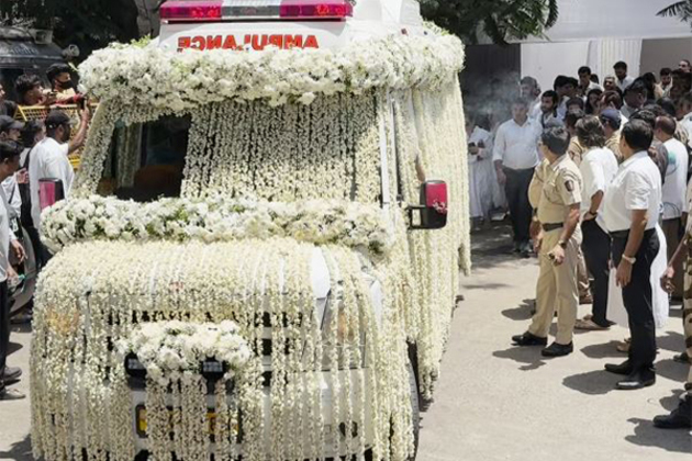Nirmal Kapoor's mortal remains taken for final rites in ambulance decorated with garlands