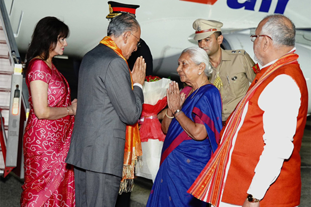 Mauritius PM Ramgoolam arrives in Varanasi, receives ceremonial welcome