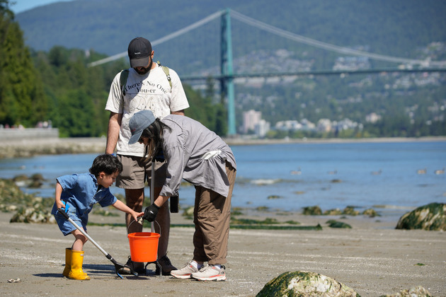CANADA-VANCOUVER-WORLD OCEANS DAY-SHORE-CLEANUP