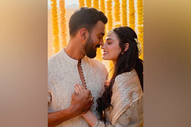 Athiya Shetty drops new fairytale photos from her wedding