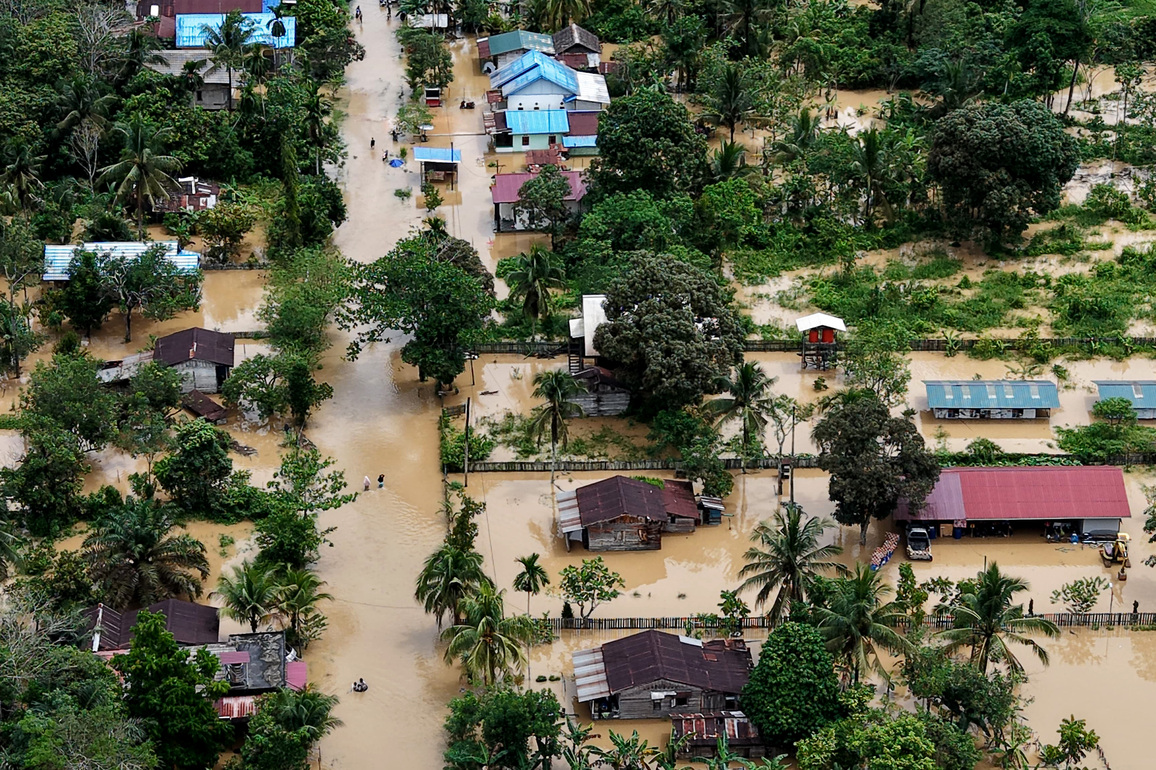 (SpotNews)INDONESIA-SAMARINDA-FLOOD