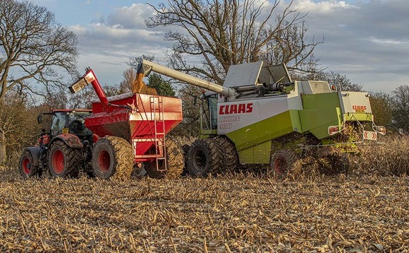User story: Custom chaser cuts compaction during grain maize harvest