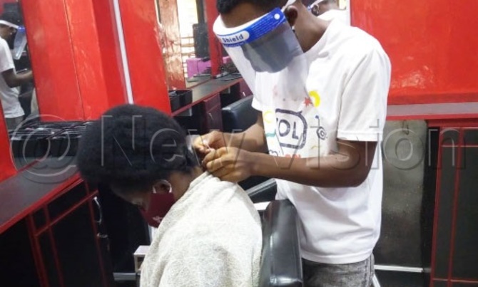 Salon operators resume working Salon operators resume working