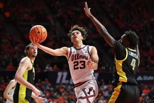 Andrej Stojakovic posts double-double as No. 11 Illinois routs Oregon