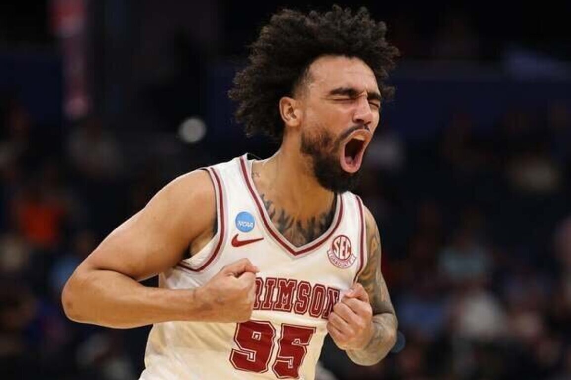 Deep-shooting Alabama overwhelms Texas Tech, moves on to Sweet 16