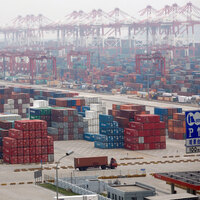 Amid trade tension, China imposes port fees on US