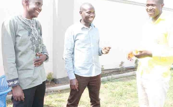 David Kabanda (ku ddyo) omubaka wa Kasambya, Haji Bashir Ssempa Lubega owa Munisipaali y’e Mubende ne Micheal Muhereza Ntambi, ssentebe wa disitulikiti y’e Mubende nga bawayaamu. David Kabanda (ku ddyo) omubaka wa Kasambya, Haji Bashir Ssempa Lubega owa Munisipaali y’e Mubende ne Micheal Muhereza Ntambi, ssentebe wa disitulikiti y’e Mubende nga bawayaamu.