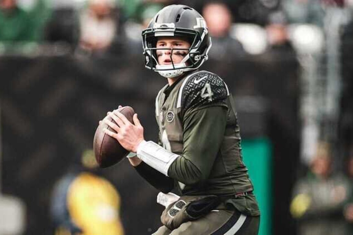 Jets QB Brady Cook: NFL Debut Was 'a Great Challenge'