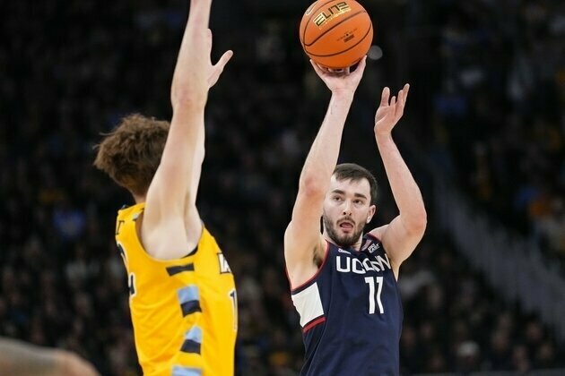 UConn out to regroup, dent Villanova's NCAA tourney hopes