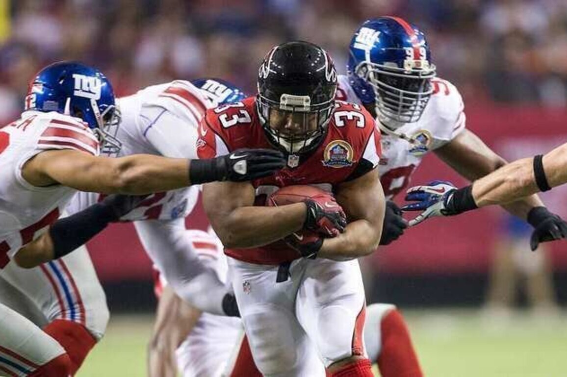 Michael Turner to announce Falcons pick during 2026 NFL Draft