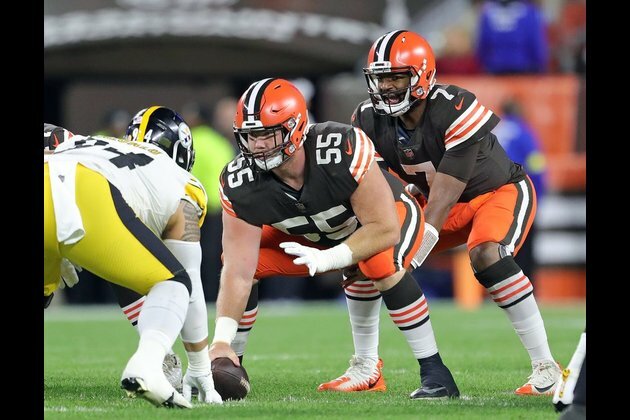 Browns put starting C Ethan Pocic on IR