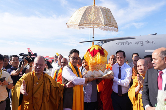 Holy relics of Lord Buddha from Sarnath arrive in Vietnam for UN Vesak Day celebrations