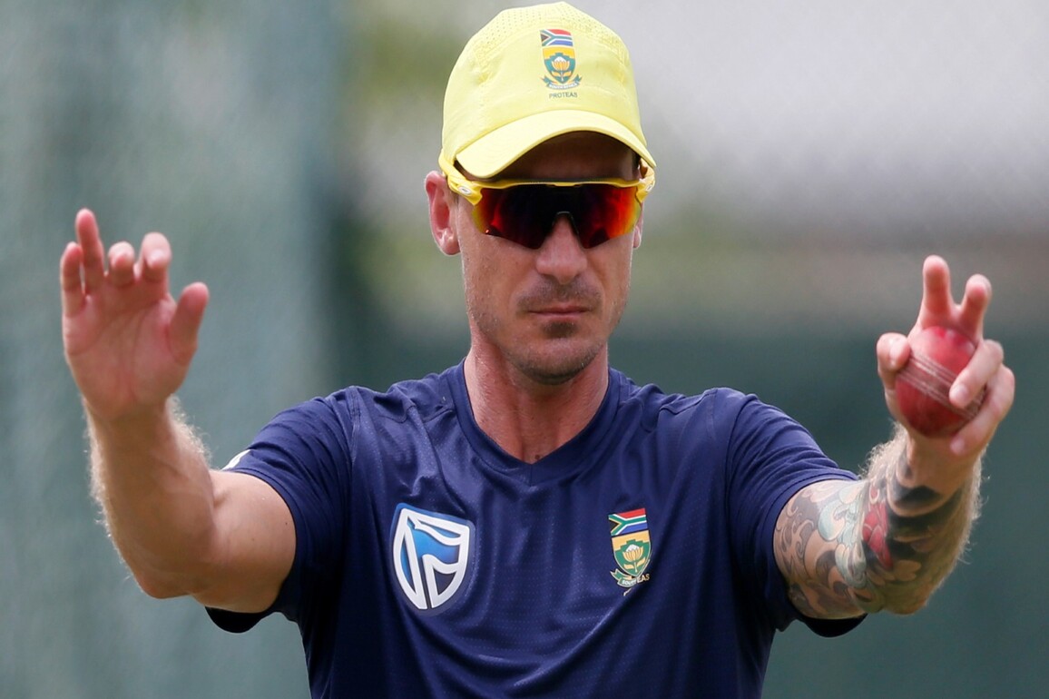 "Stuck with Plan A for too long": Steyn on India's bowling on Day 2