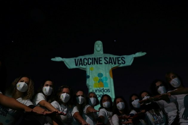 Christ the Redeemer statue lights up with a message: Vaccine Saves