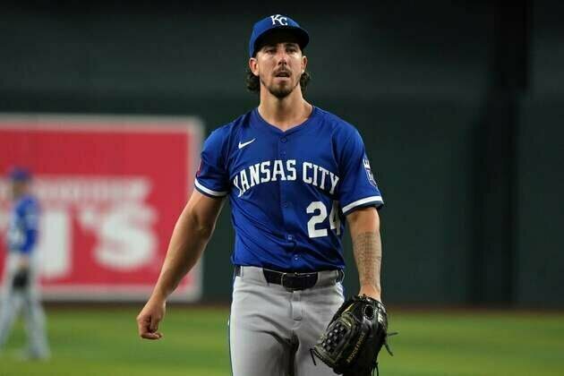 Royals place RHP Michael Lorenzen (oblique) on IL