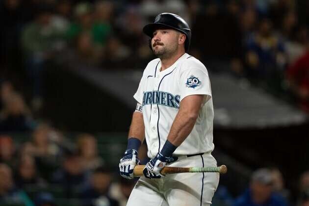 Mariners hope stars' bats will warm up vs. Angels