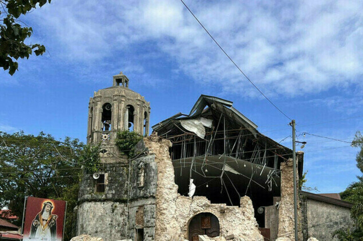 Powerful earthquake kills over 60 in Philippines 