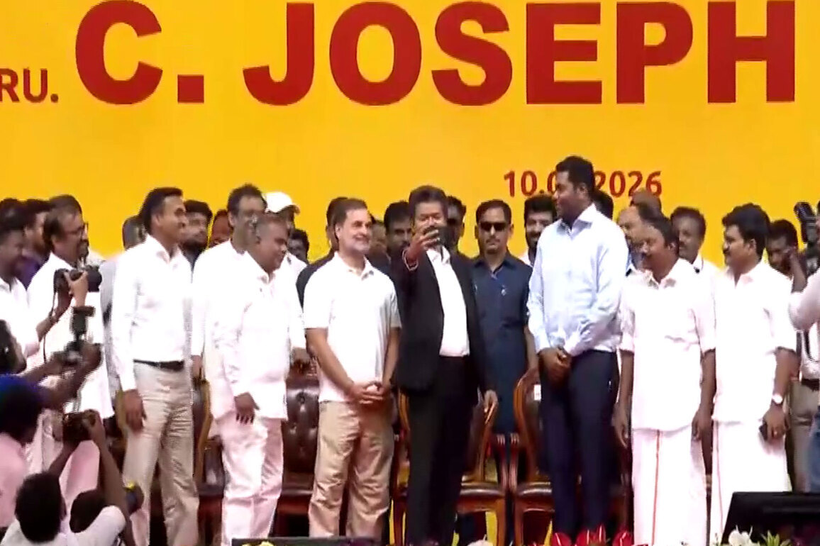 Vijay's selfie moment with Rahul Gandhi after taking oath as CM of Tamil Nadu