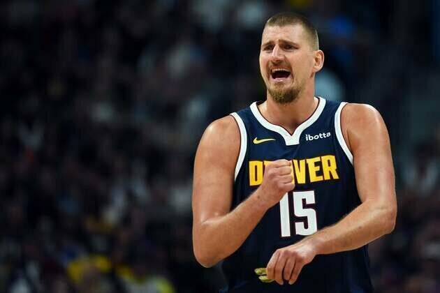 Nikola Jokic starring for Nuggets while Wolves are without Anthony Edwards