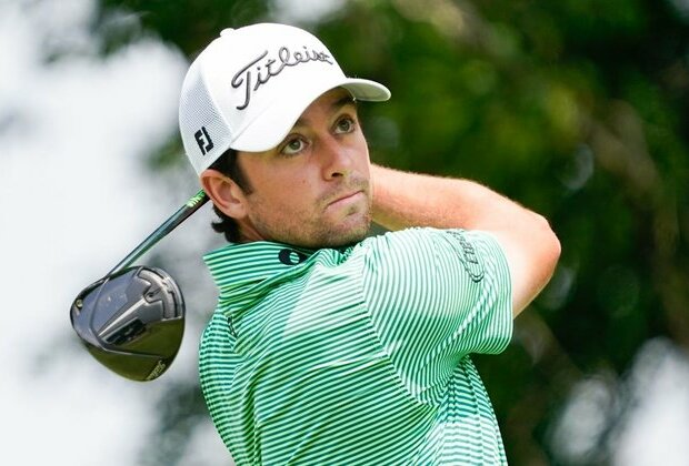 Davis Riley moves to 10 under for Charles Schwab lead