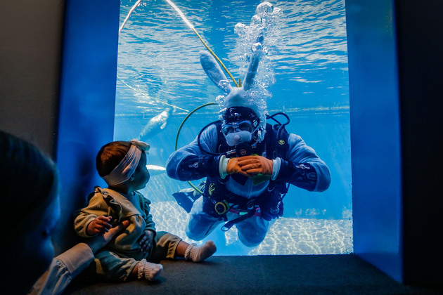 CANADA-VANCOUVER-EASTER-SCUBA BUNNY