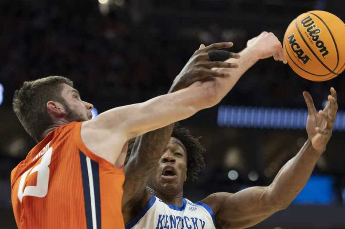 No perfect March Madness brackets remain after Sunday's games