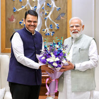 Maharashtra CM Fadnavis meets PM Modi; discusses projects, infrastructure