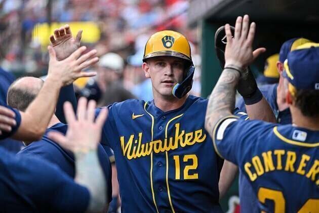 Rookie Luis Lara, 7-run inning help Brewers sweep Cards
