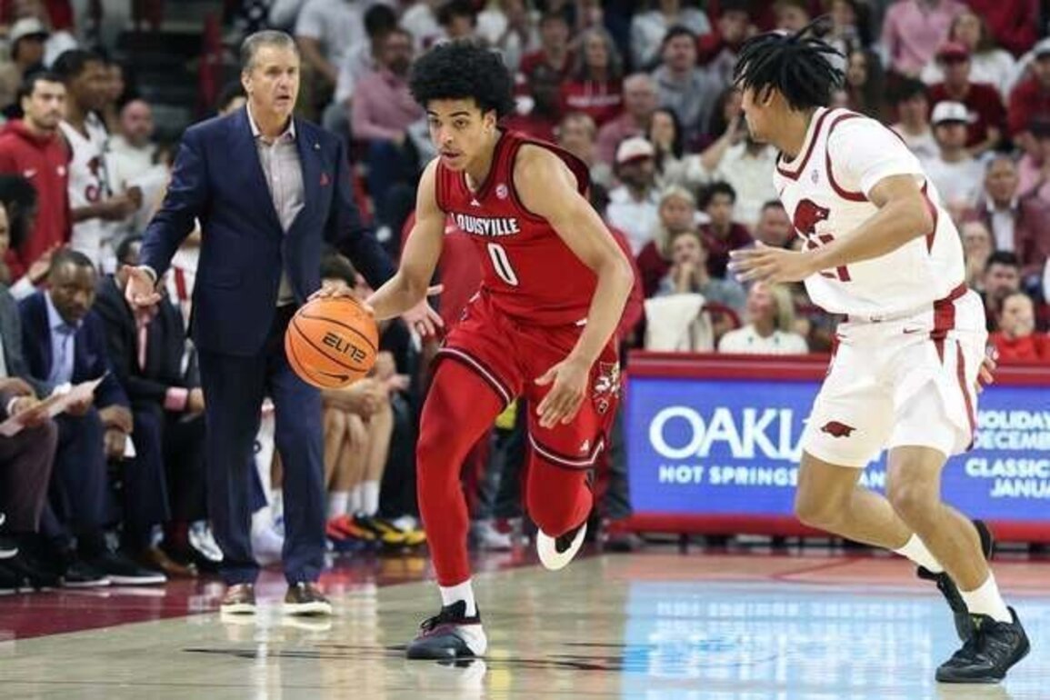 Louisville star freshman Mikel Brown Jr. (back) won't play at Cal