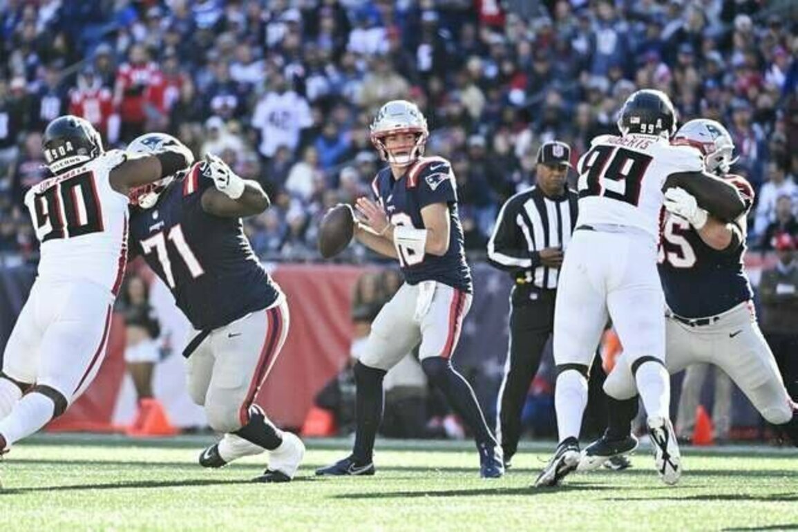 Patriots hold off Falcons for 6th straight win