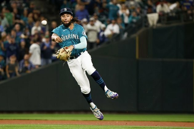 Walk-off homer ends Mariners' 20-season playoff drought